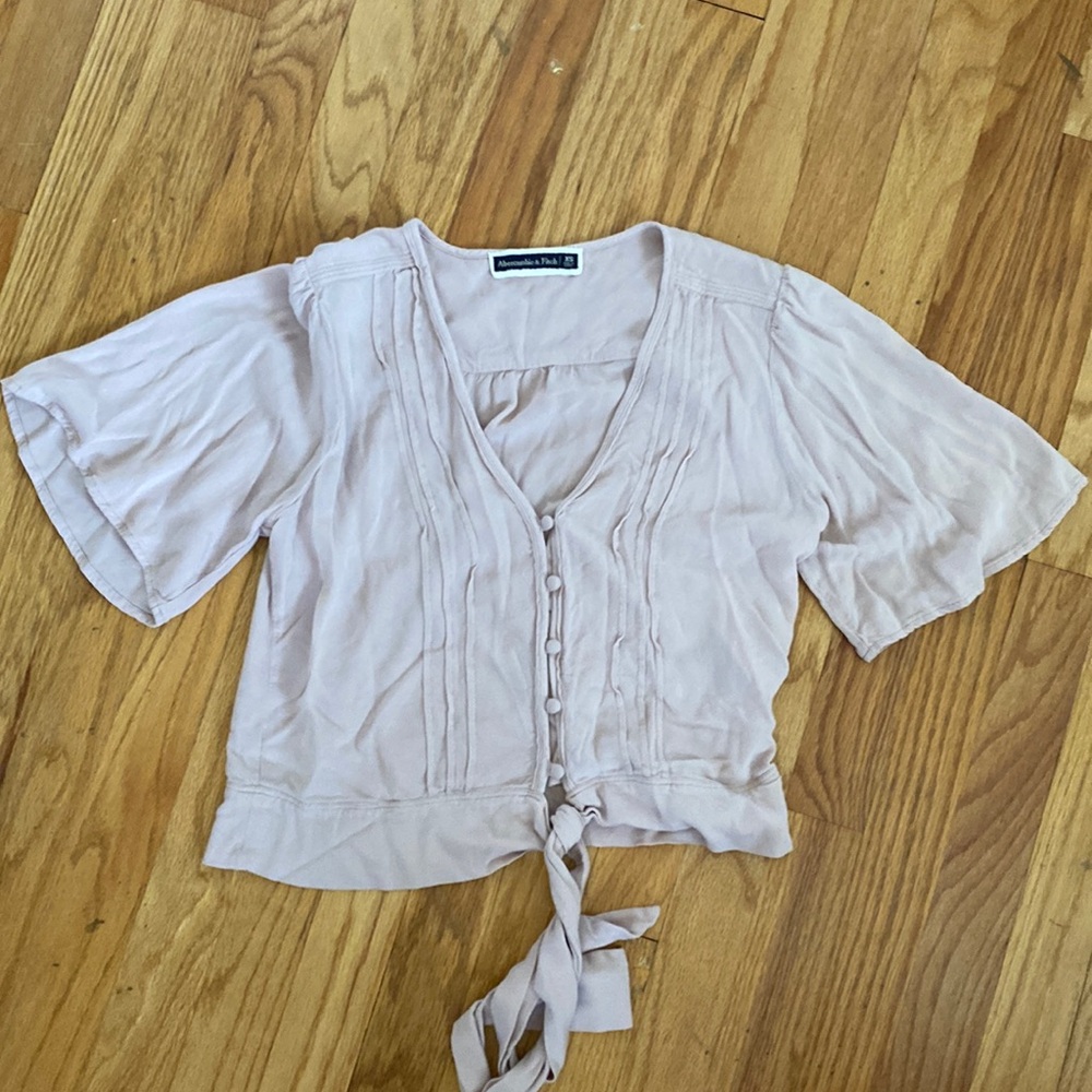 A&F crop top with flutter sleeves